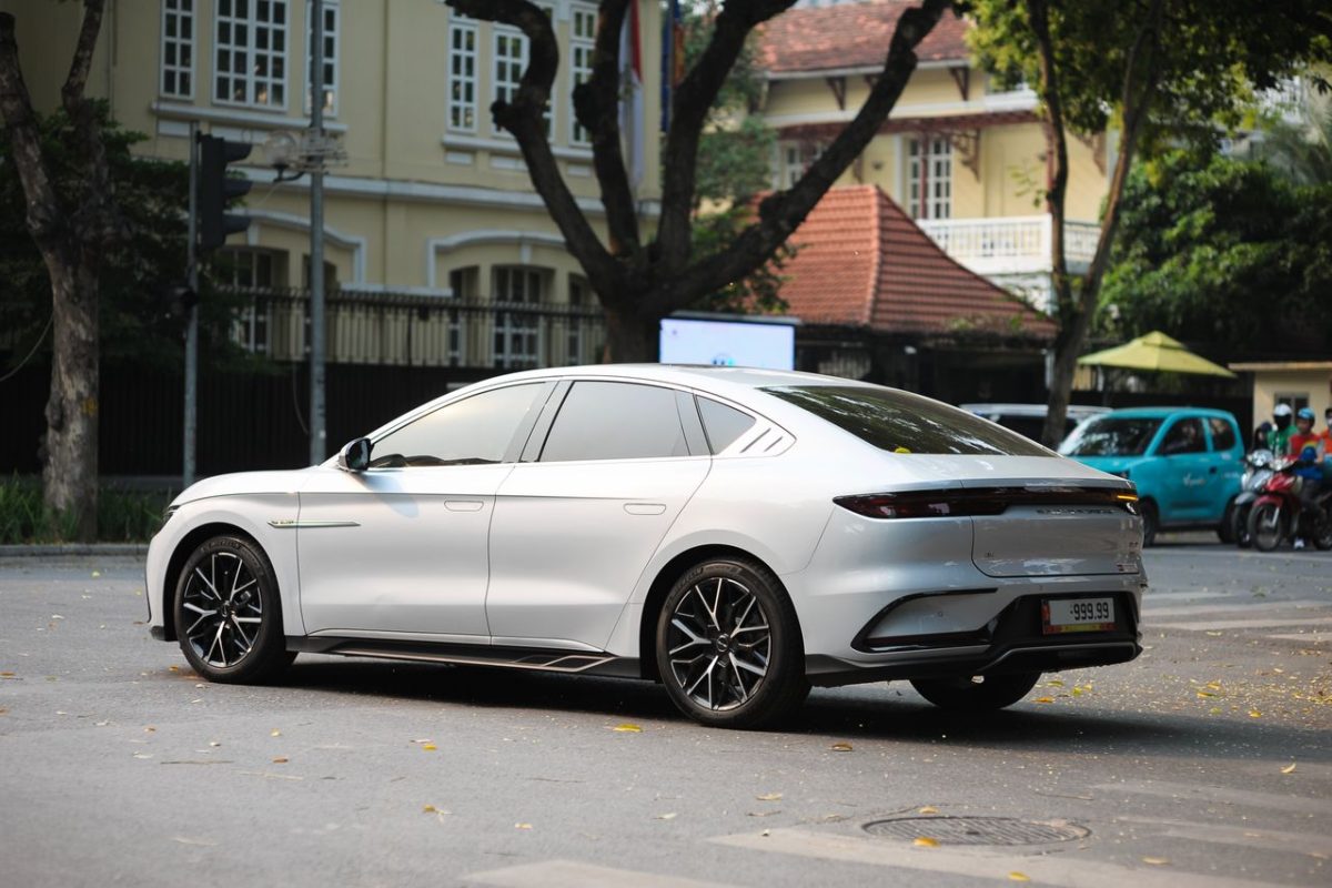 Kompaktowy SUV hybrydowy do miasta – czy napęd plug-in to najlepszy wybór na co dzień?
