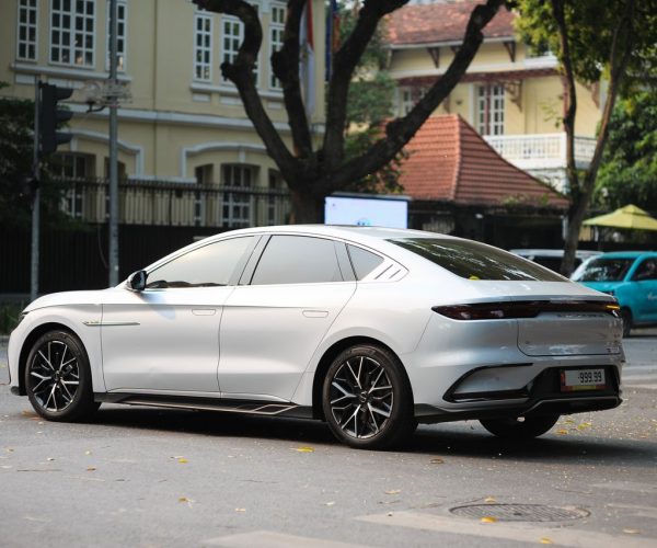 Kompaktowy SUV hybrydowy do miasta – czy napęd plug-in to najlepszy wybór na co dzień?